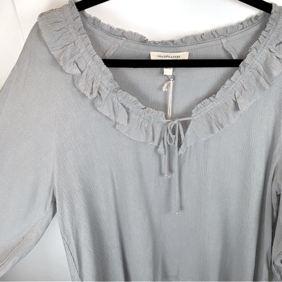 Grade & Gather sz M NWOT Light Stone Grey Boho Gauzy Ruffle Peasant Blouse - Picture 3 of 9